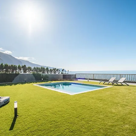 Hilani House By Homie Nyaraló São Vicente